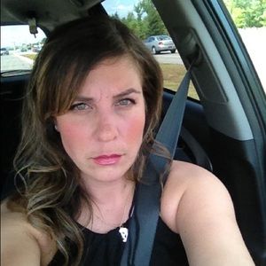 Meet your Posher, Aida